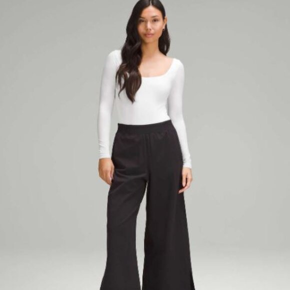 ✨NWT✨ Lulu's Square-Neck Long Sleeve Bodysuit - Picture 1 of 10